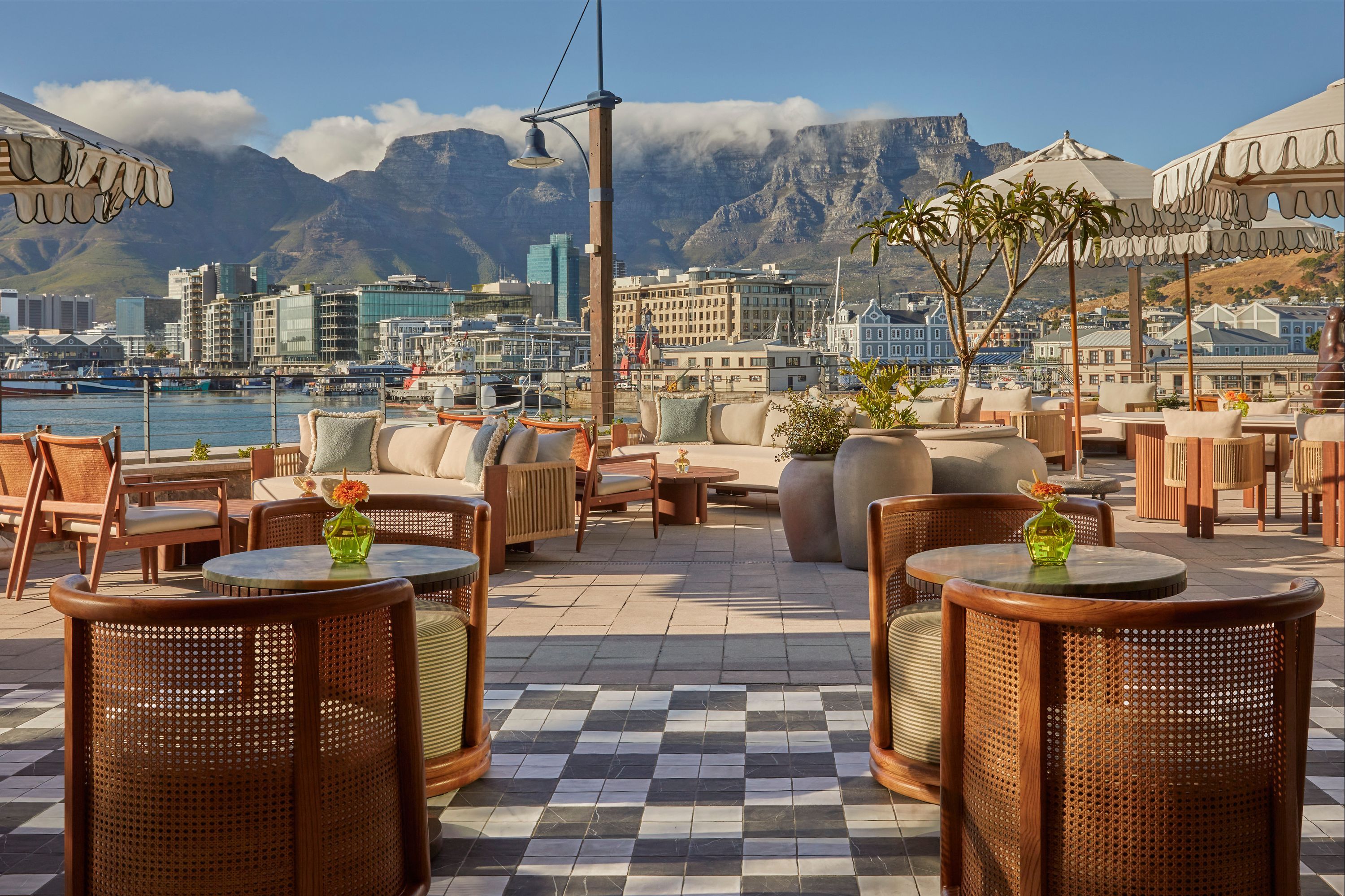 مطعم