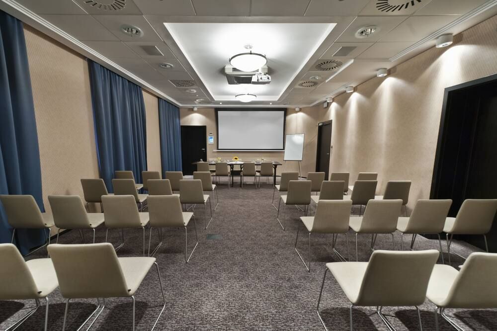 غرفة الاجتماعات