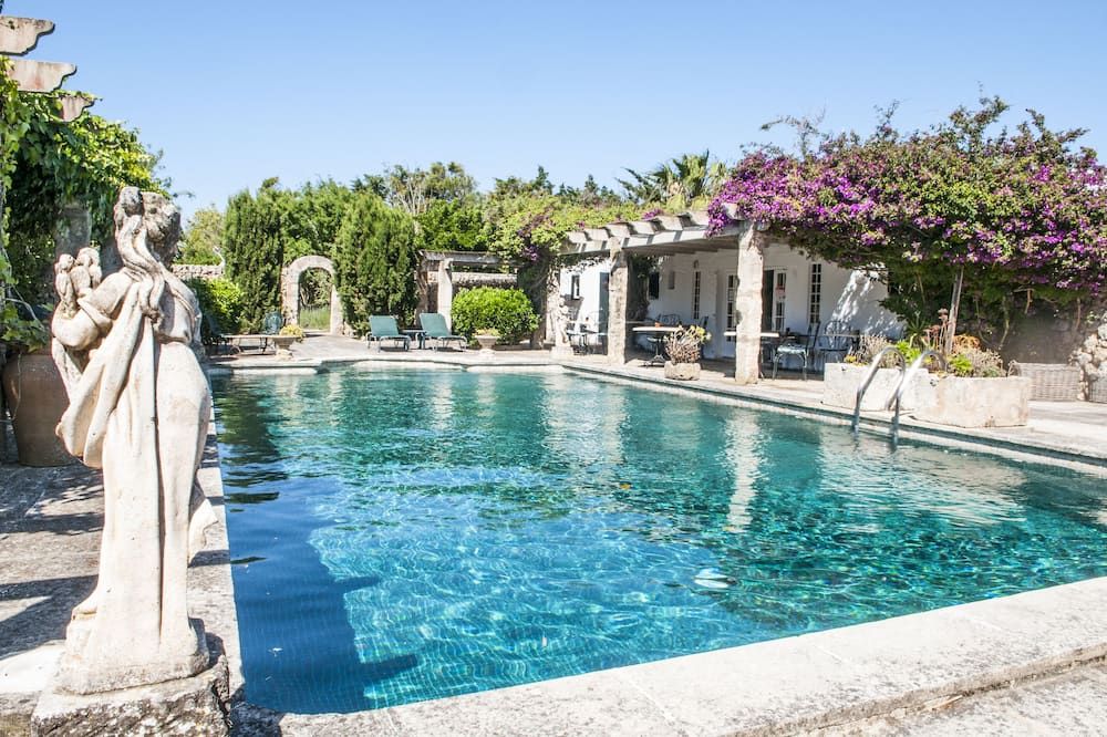 حوض السباحة صورة