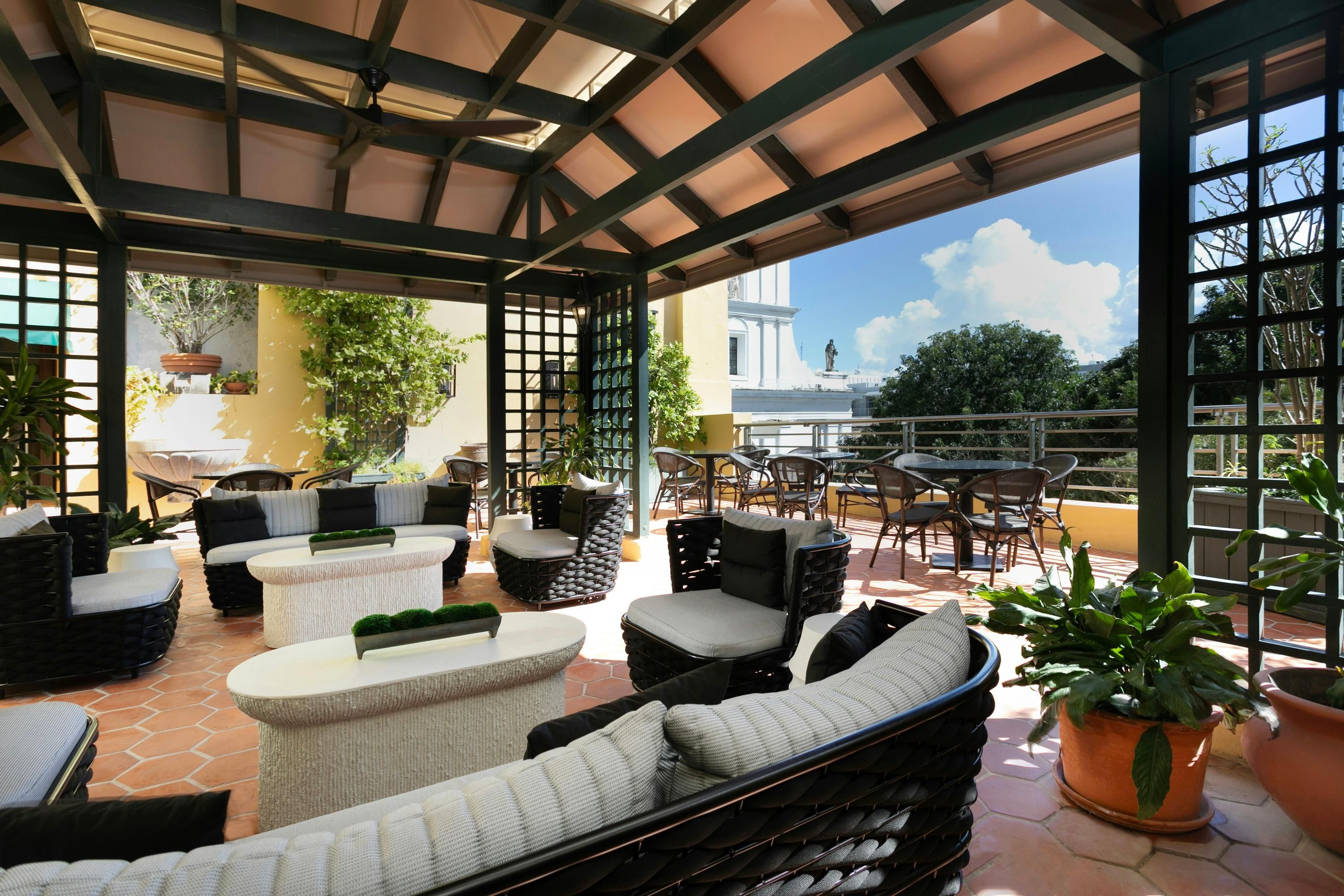 شرفة مرصوفة صورة