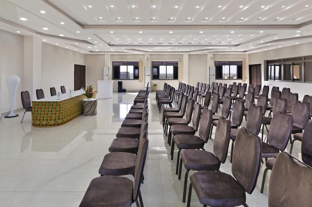 غرفة الاجتماعات