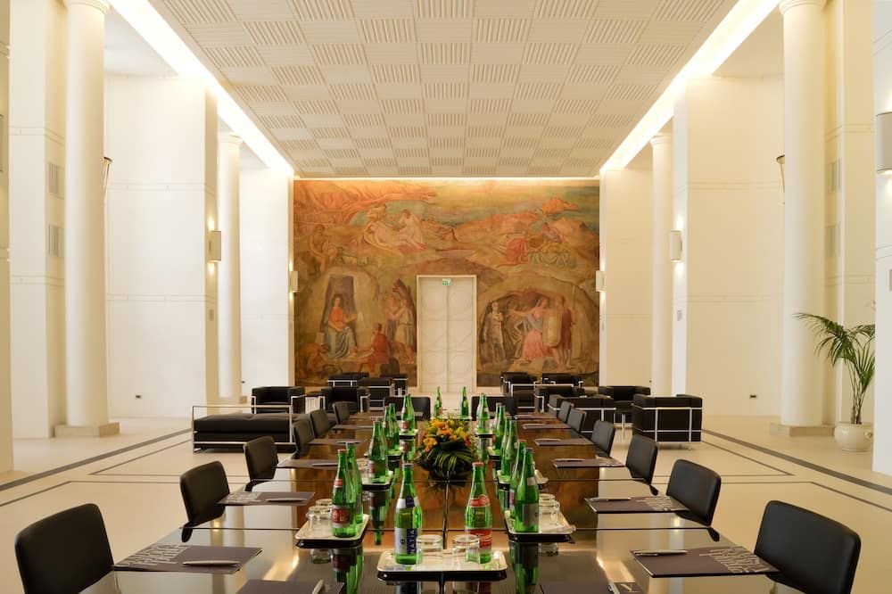 غرفة الاجتماعات