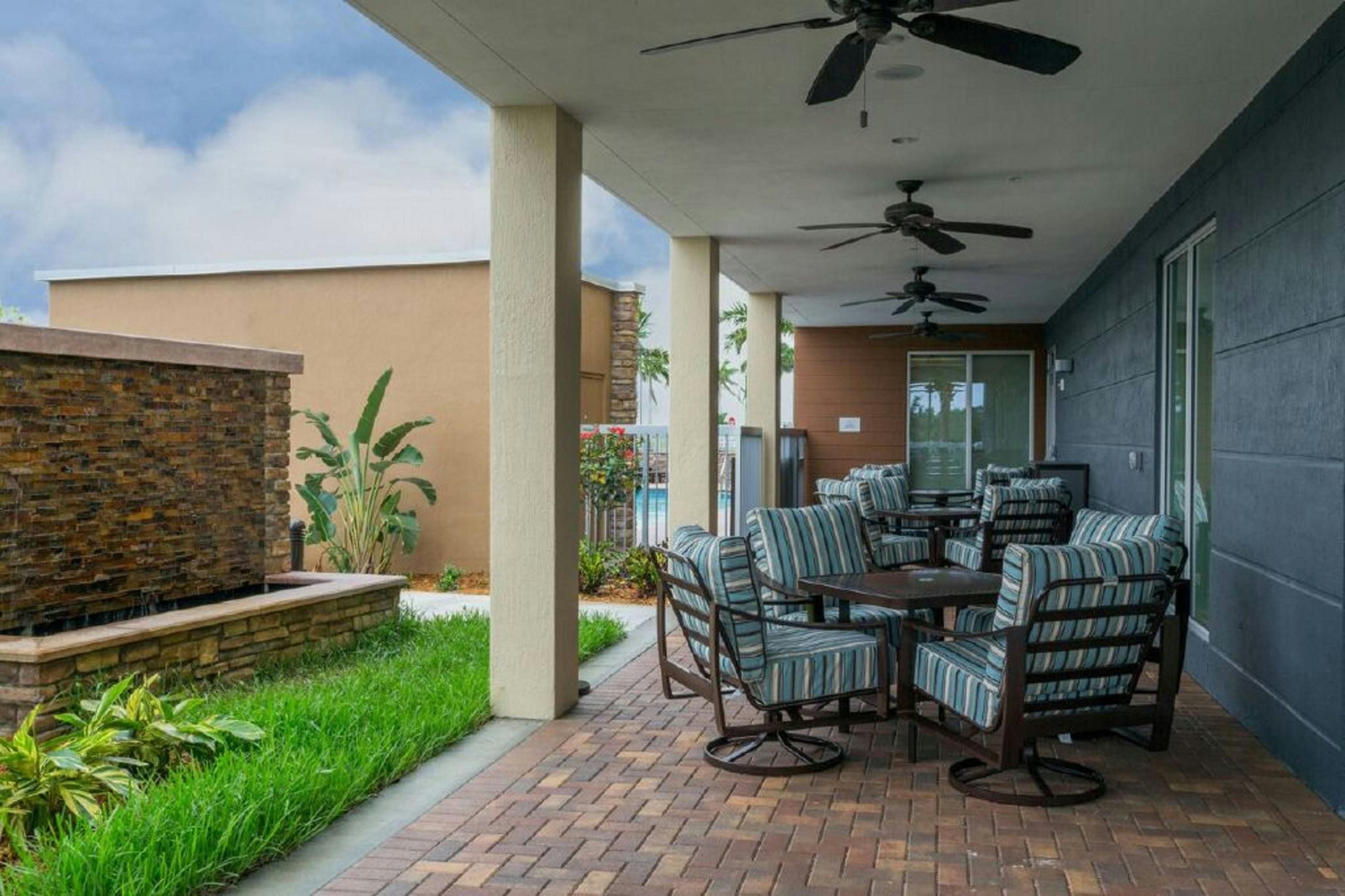 شرفة مرصوفة