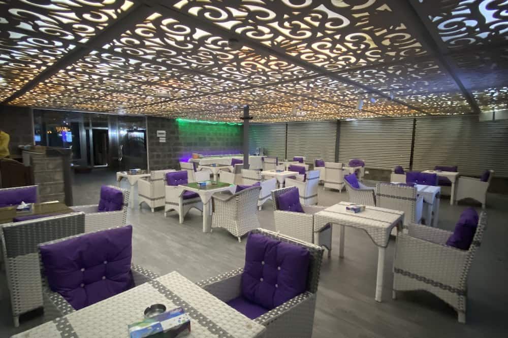 مطعم