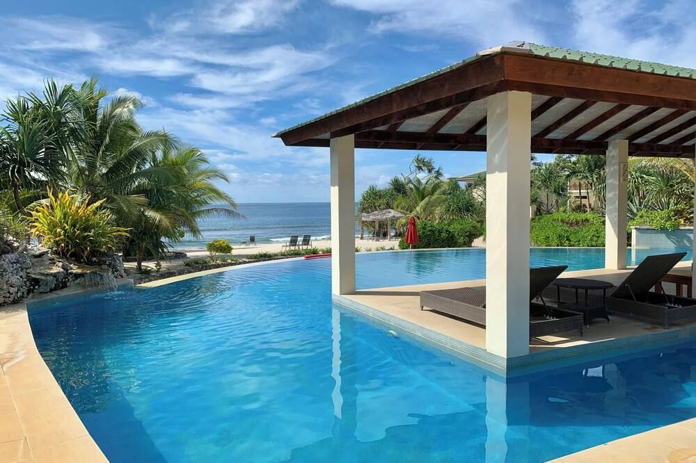 حوض السباحة صورة