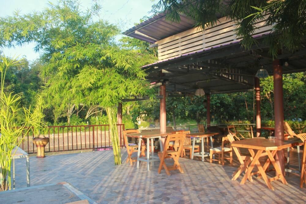 شرفة مرصوفة