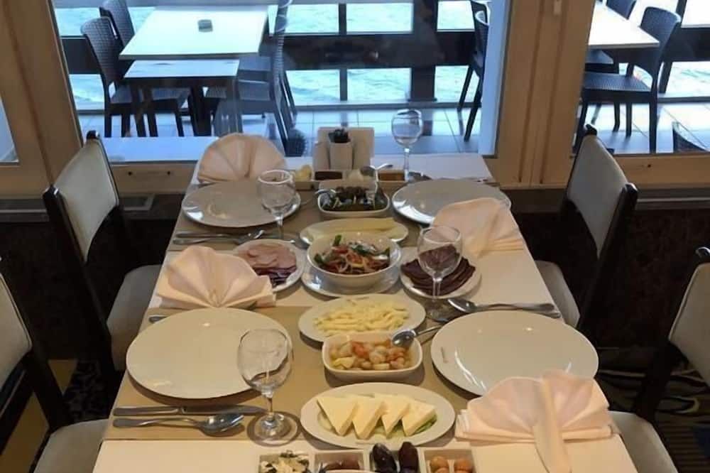 مطعم