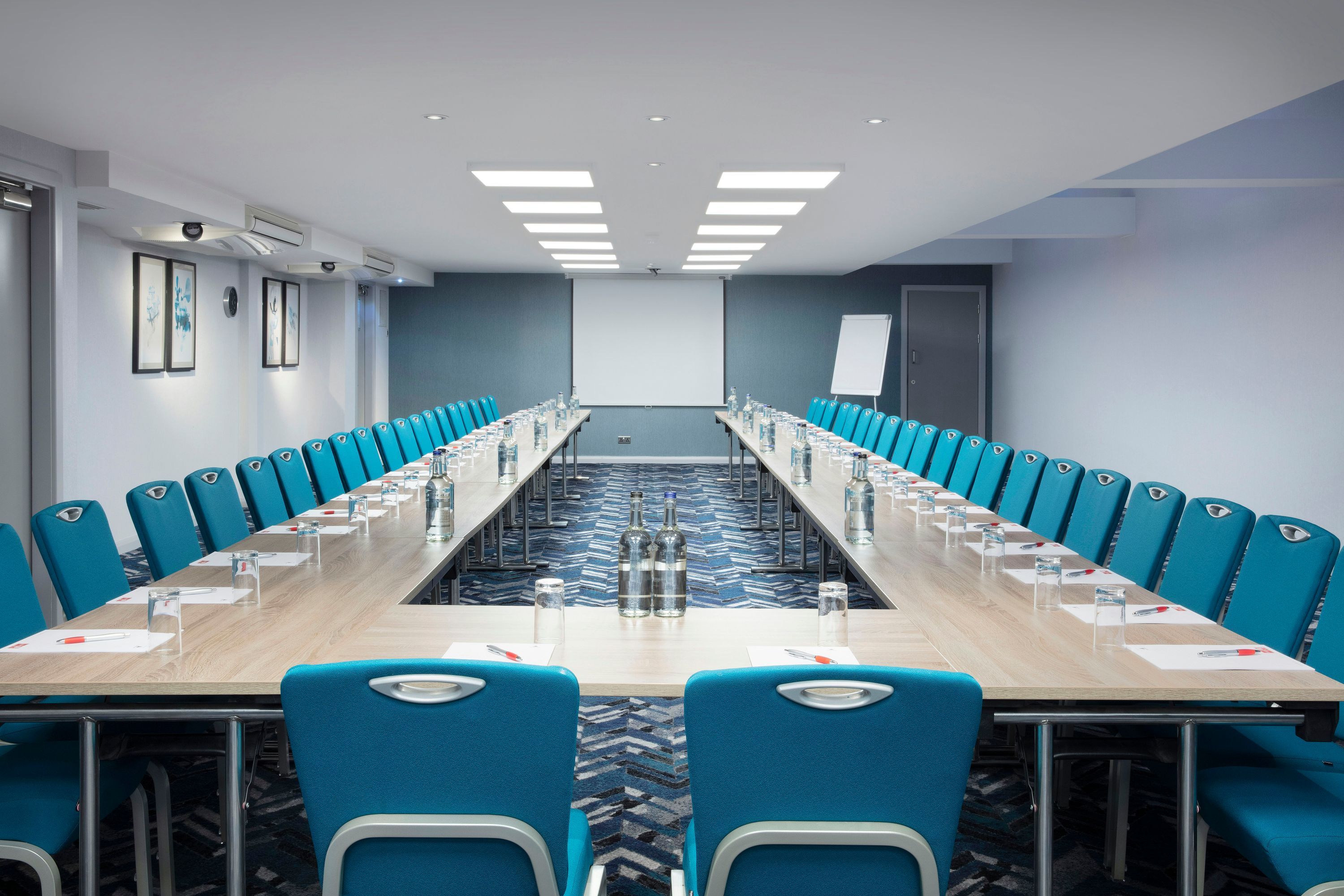 غرفة الاجتماعات