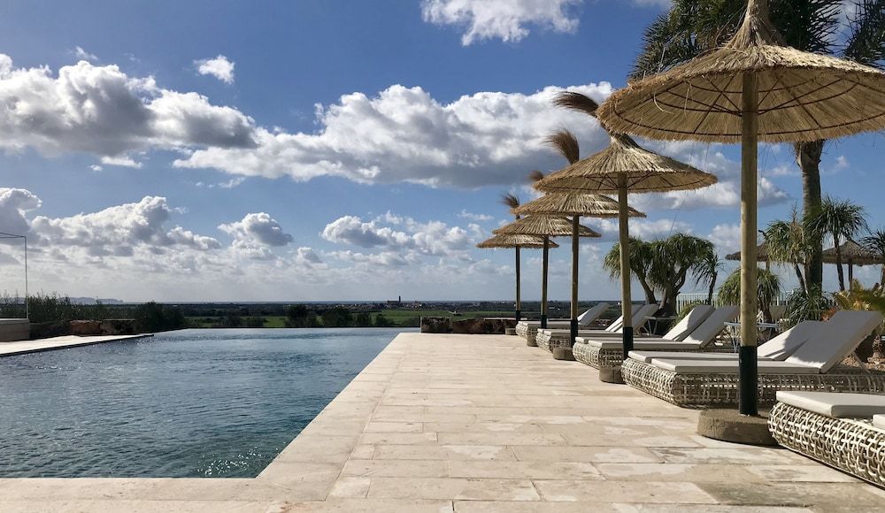 حوض السباحة صورة