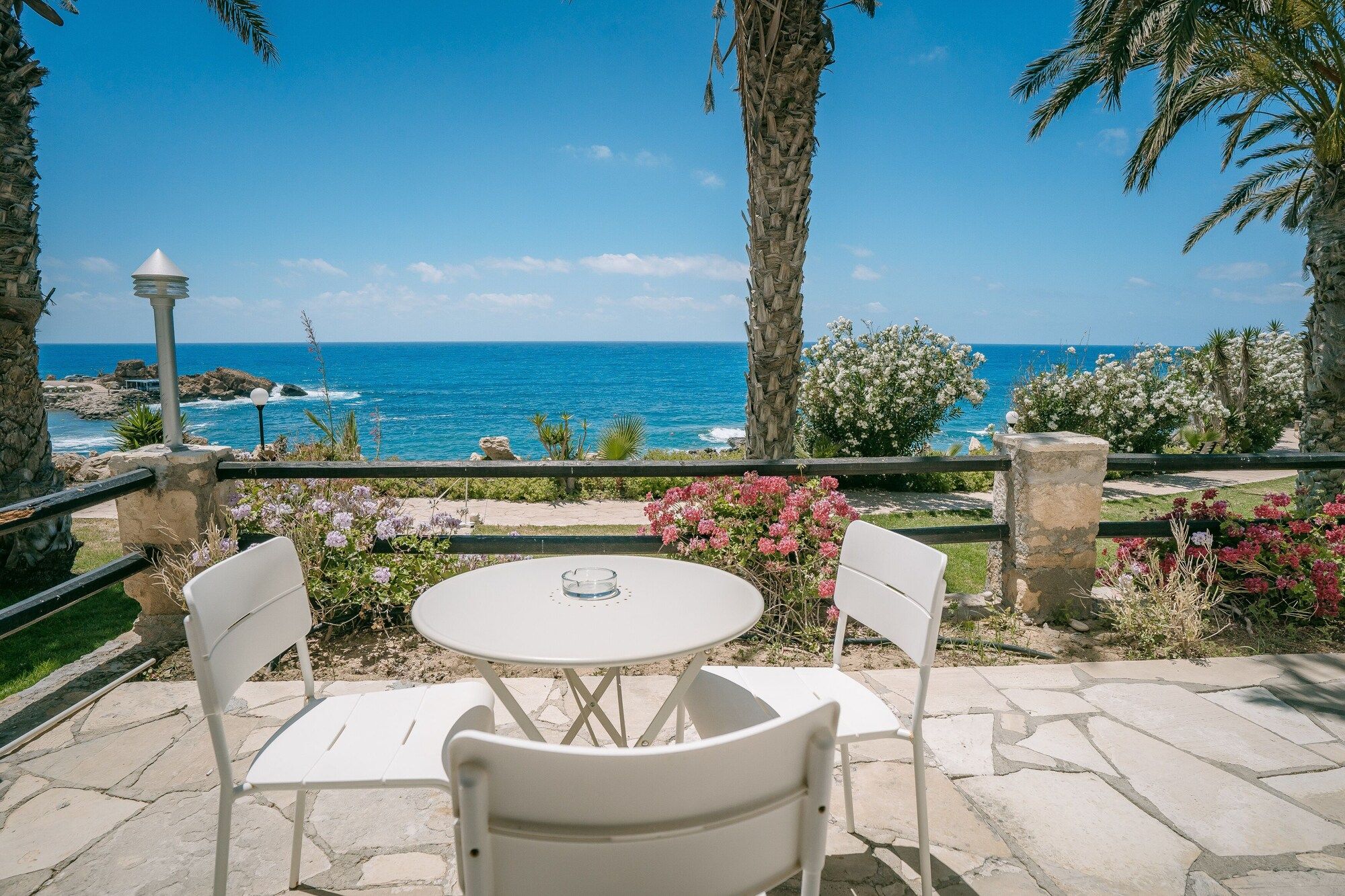آخر
