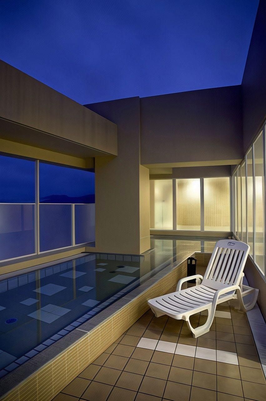 حوض السباحة صورة