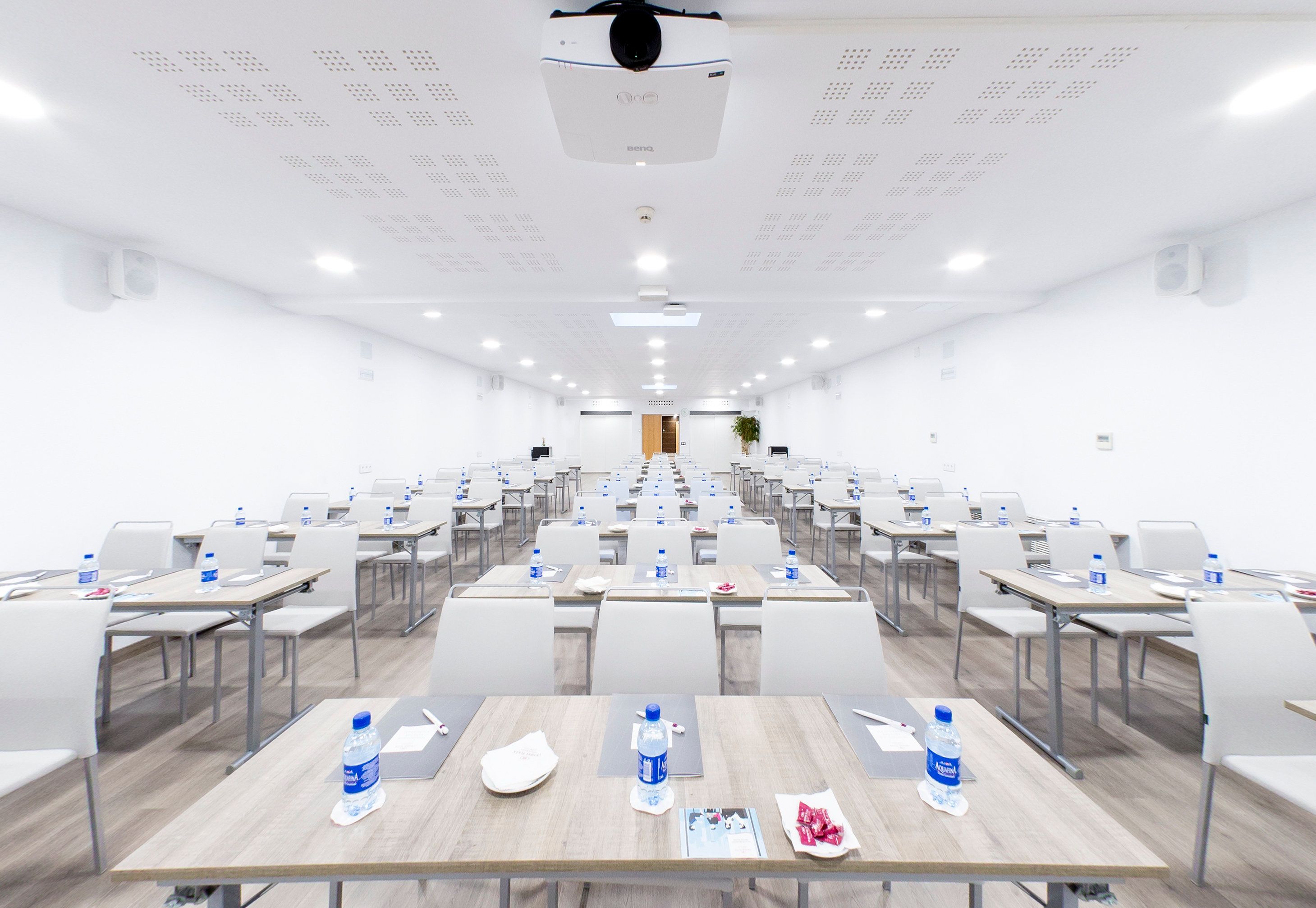 غرفة الاجتماعات