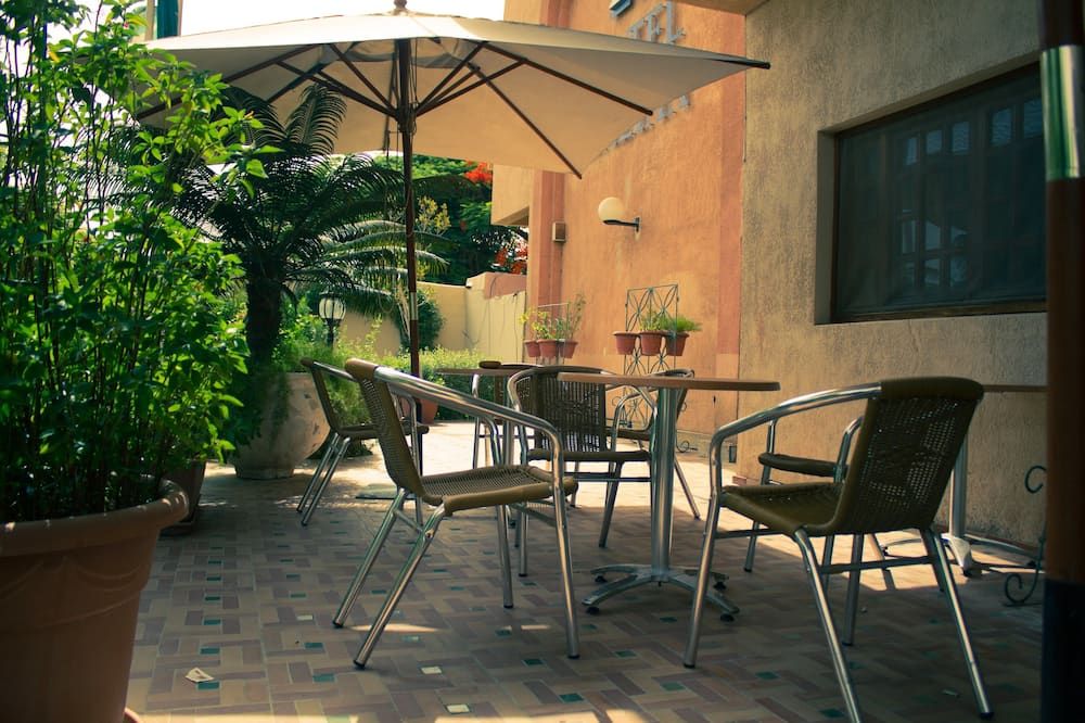 شرفة مرصوفة