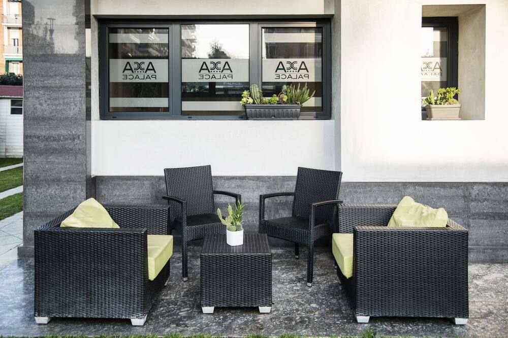 شرفة مرصوفة