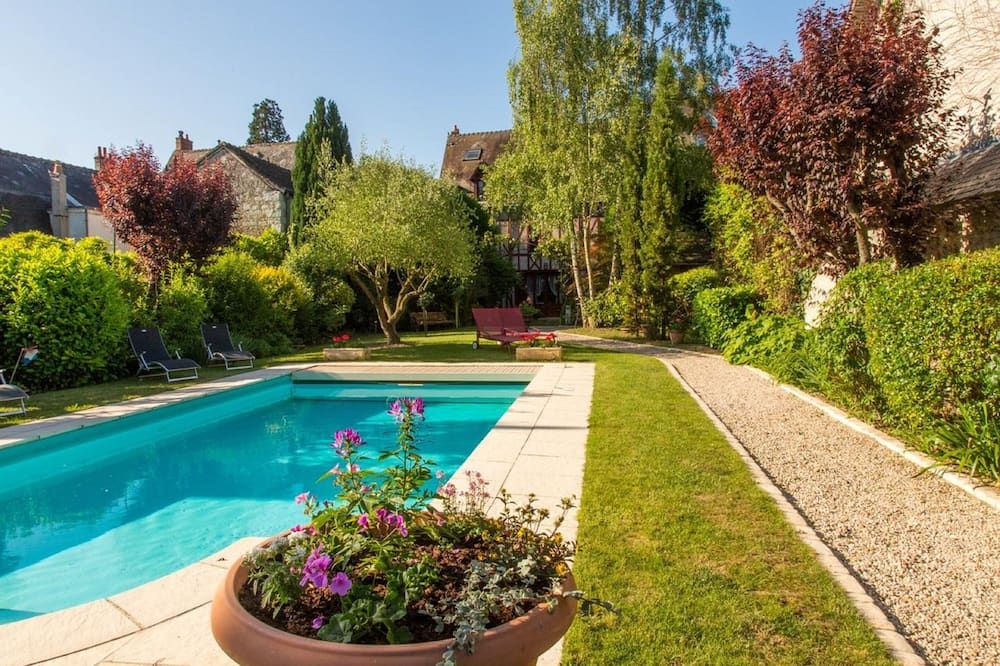 حوض السباحة صورة