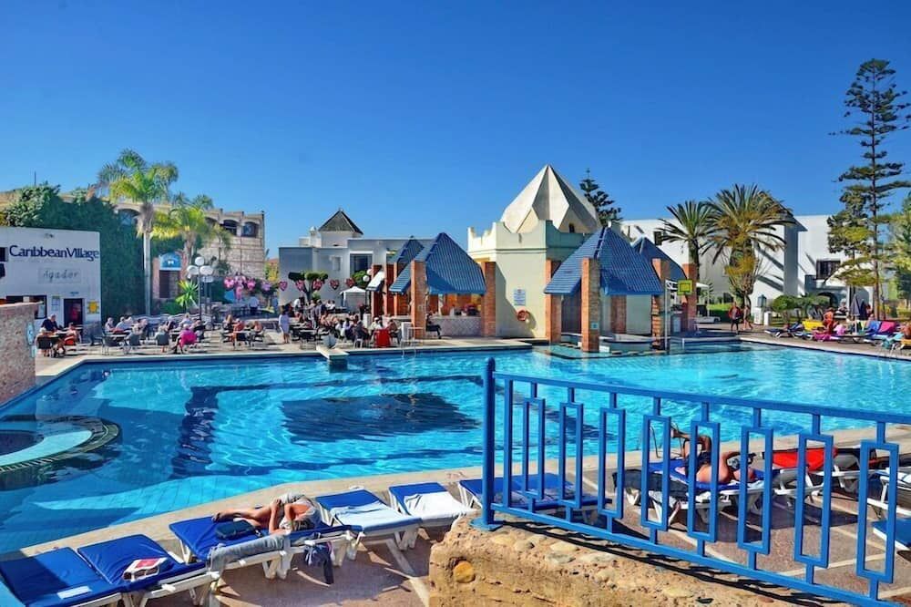 حوض السباحة صورة