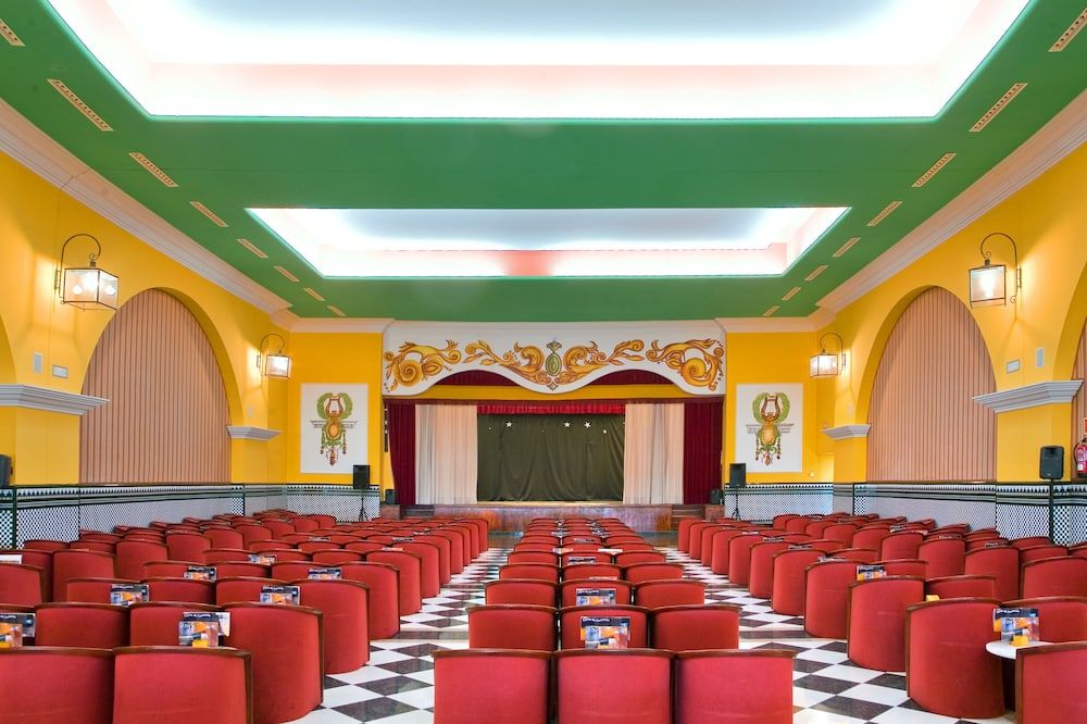 غرفة الاجتماعات