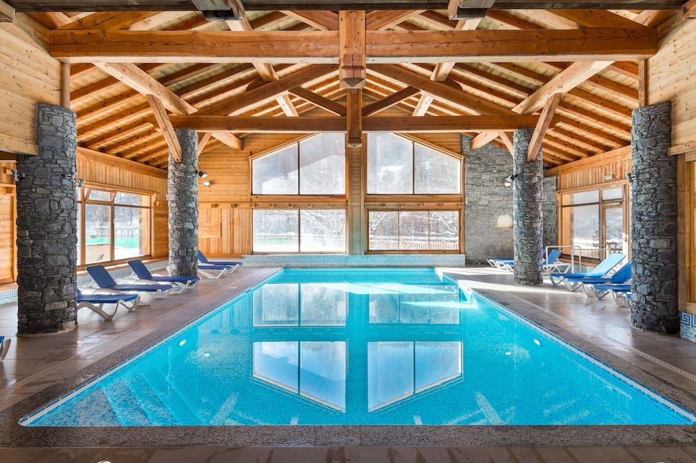 حوض السباحة صورة