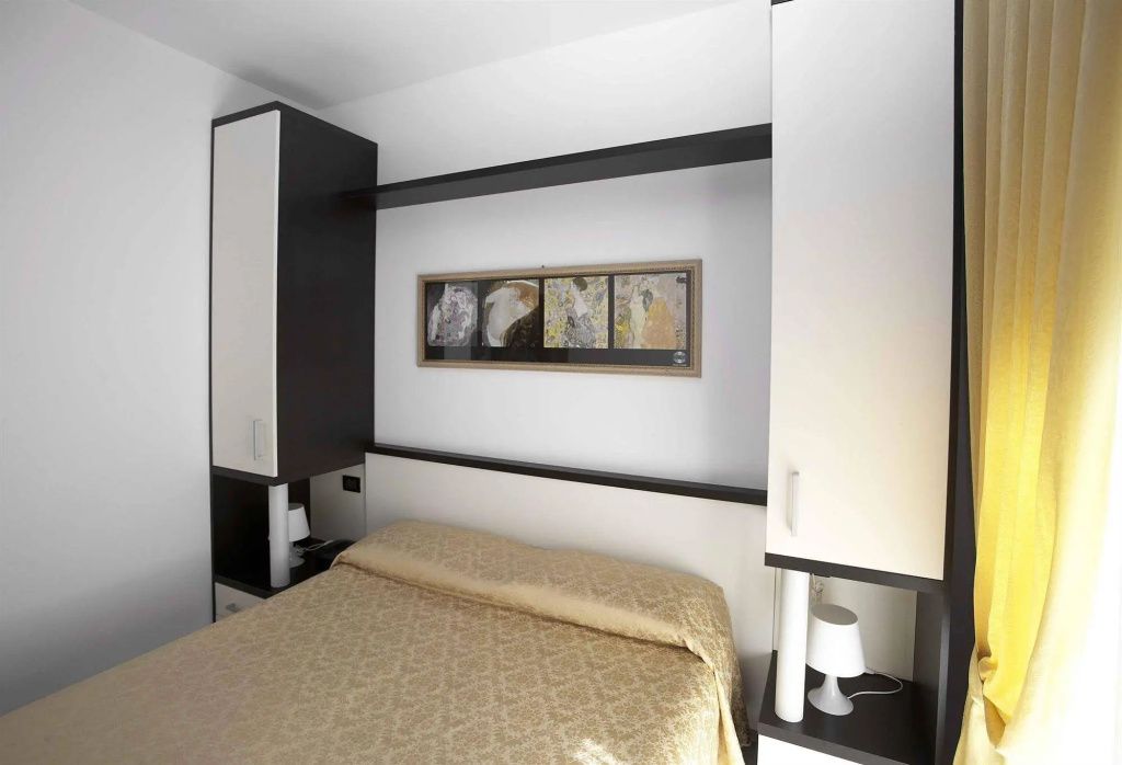آخر