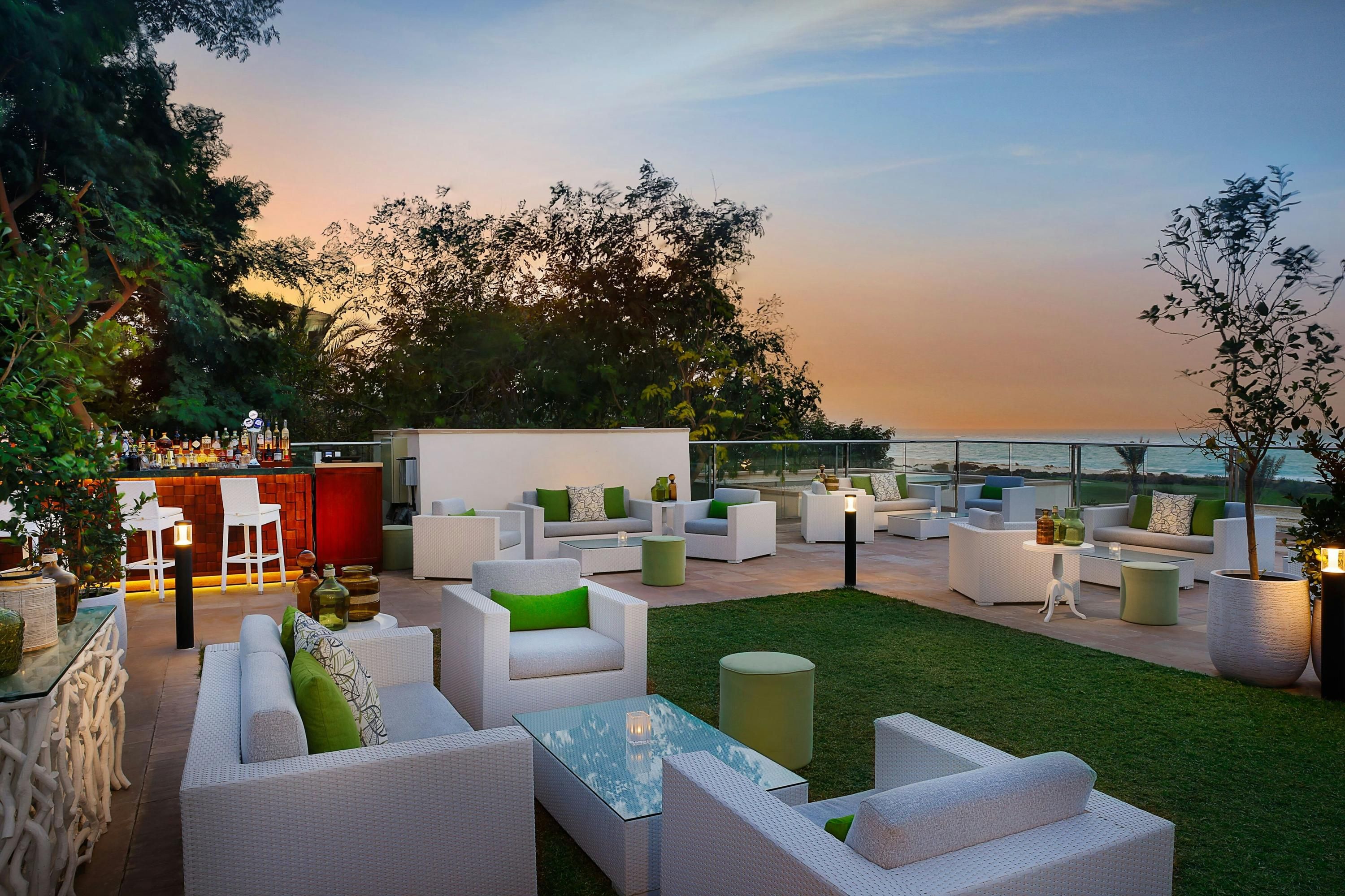 شرفة مرصوفة