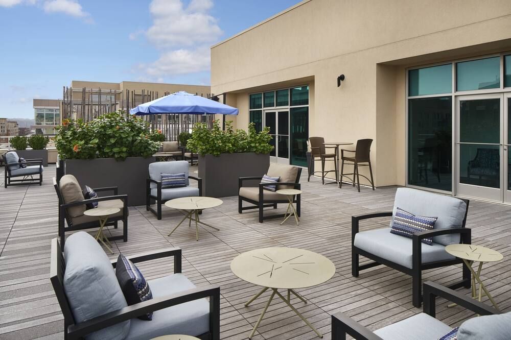 شرفة مرصوفة