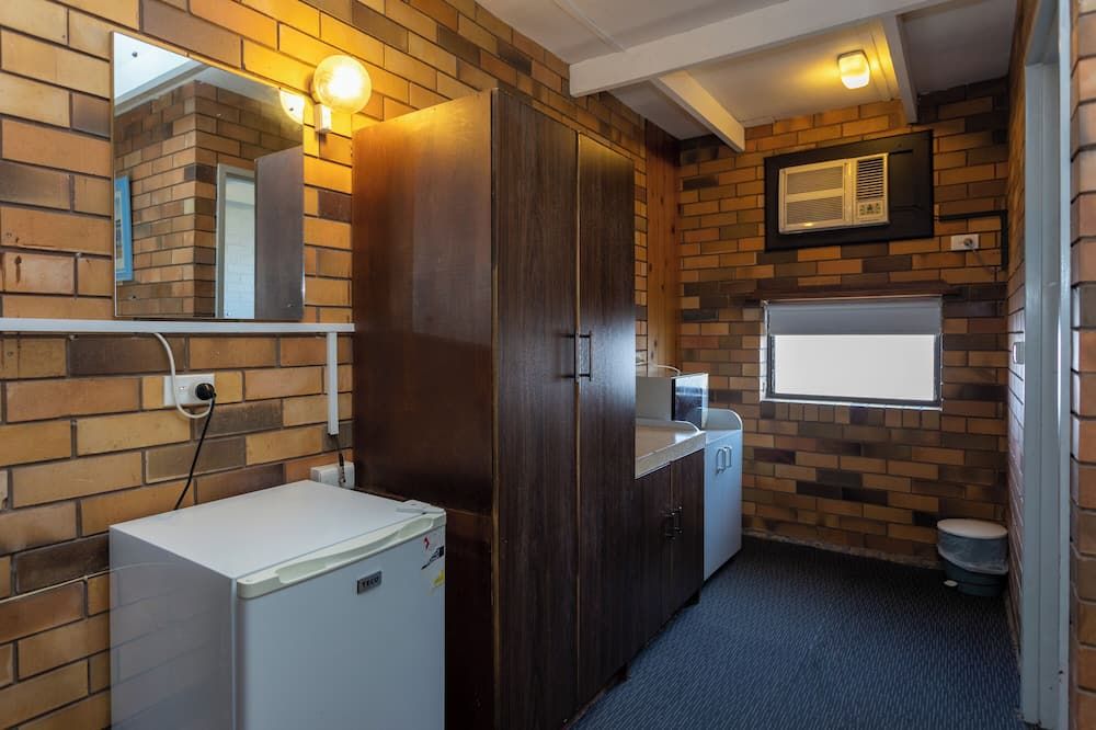 آخر