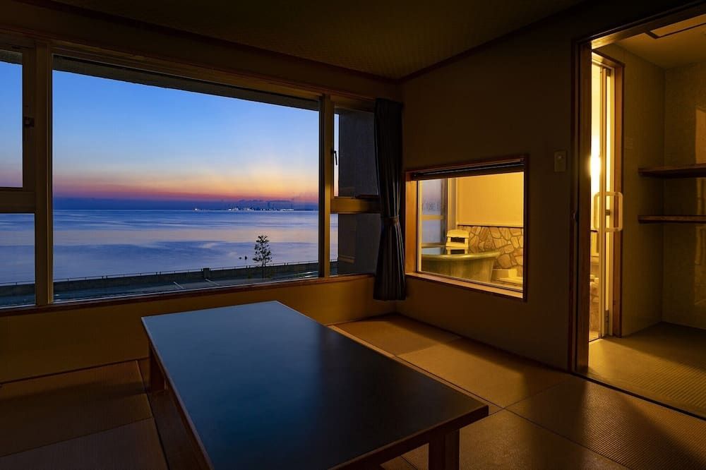 غرفة طعام صورة