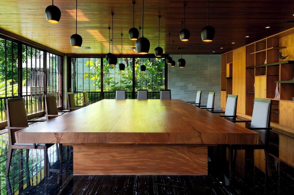 غرفة الاجتماعات