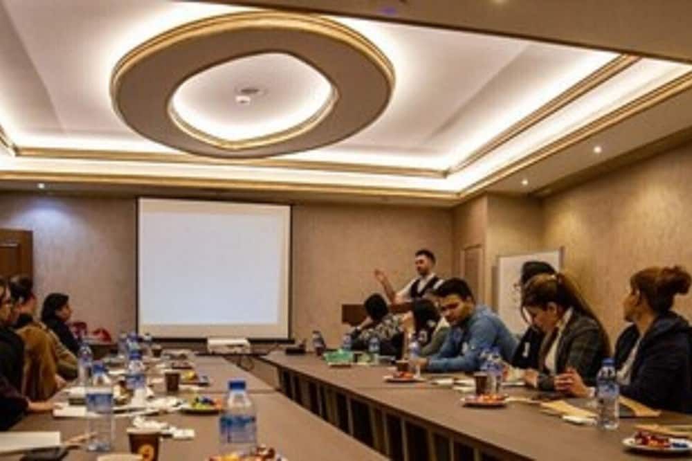 غرفة الاجتماعات