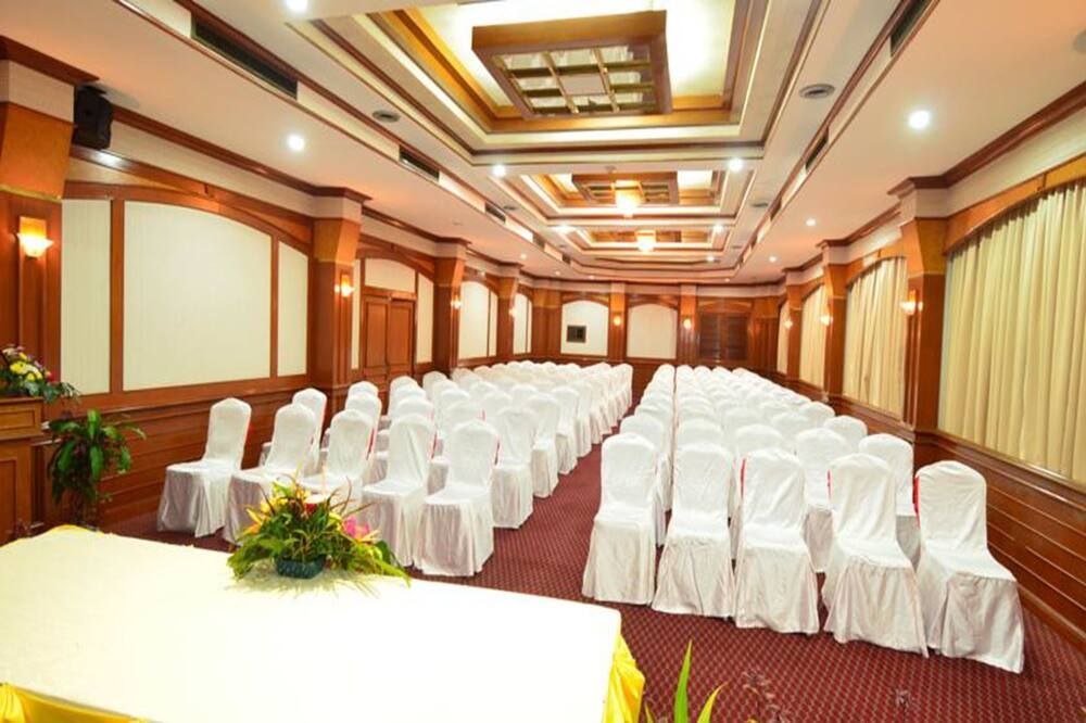 غرفة الاجتماعات