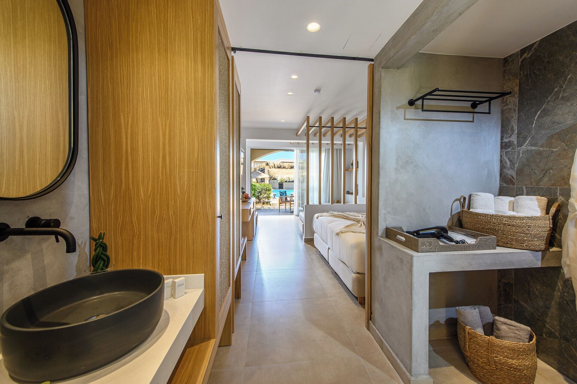 آخر