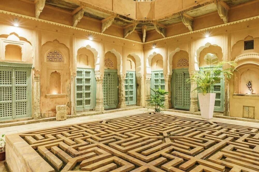 آخر