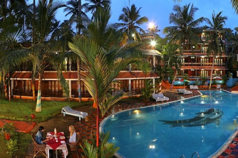 حوض السباحة