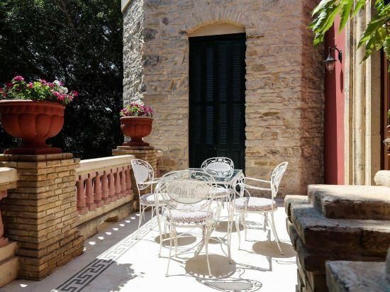 شرفة مرصوفة صورة