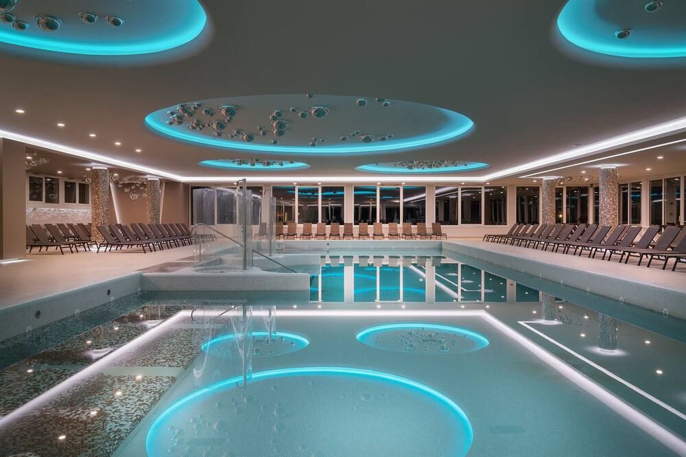 حوض السباحة صورة