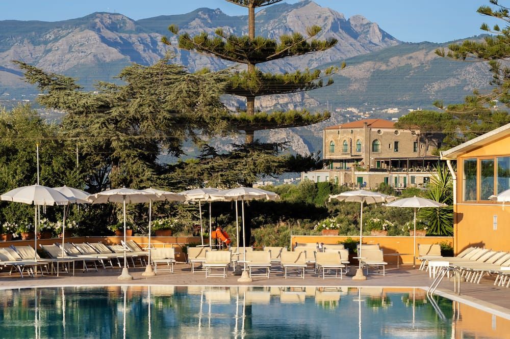 حوض السباحة صورة