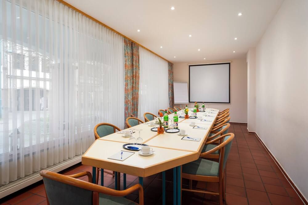 غرفة الاجتماعات