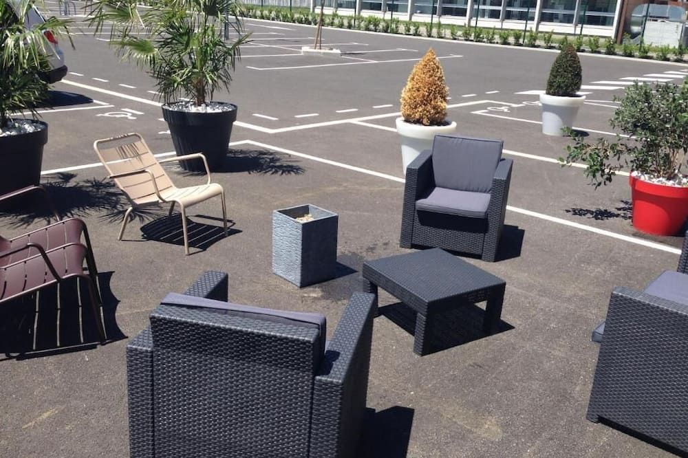 شرفة مرصوفة