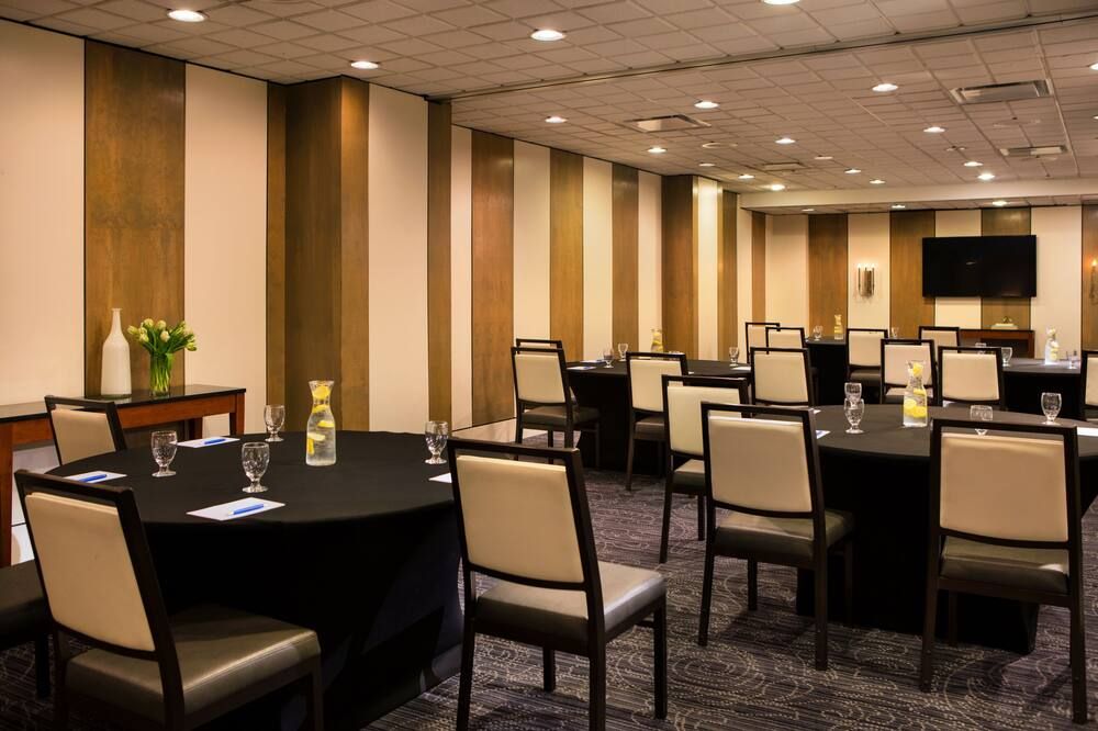 غرفة الاجتماعات