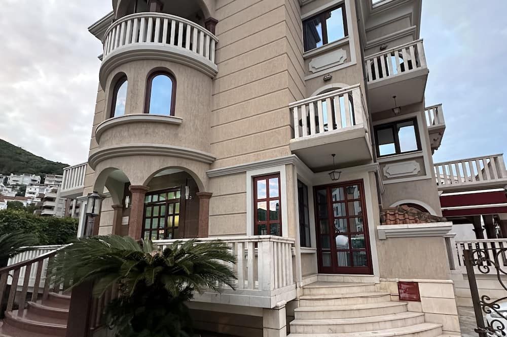 مبنى