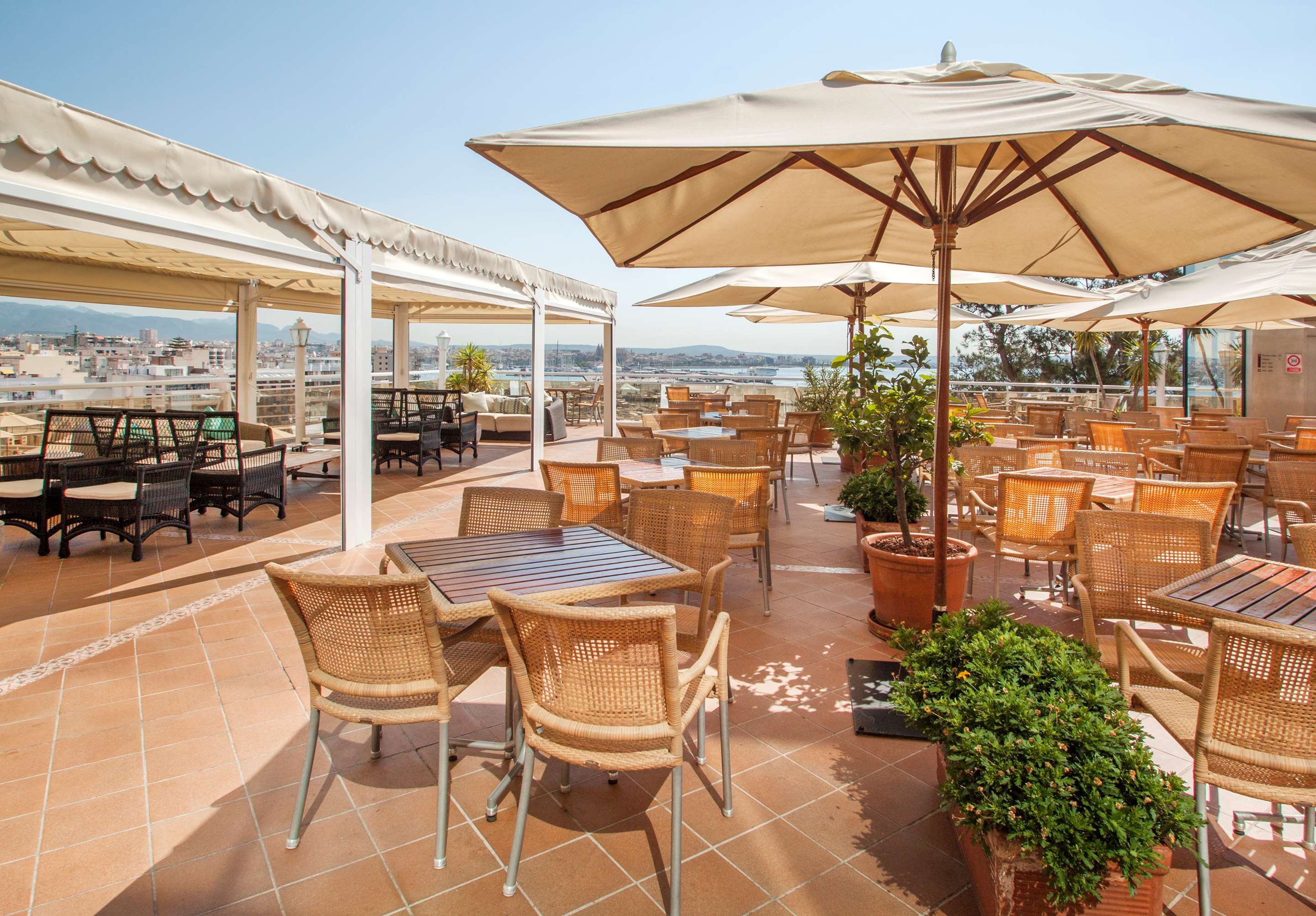 شرفة مرصوفة