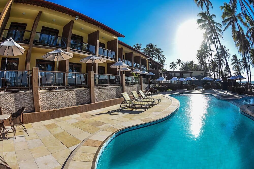 حوض السباحة