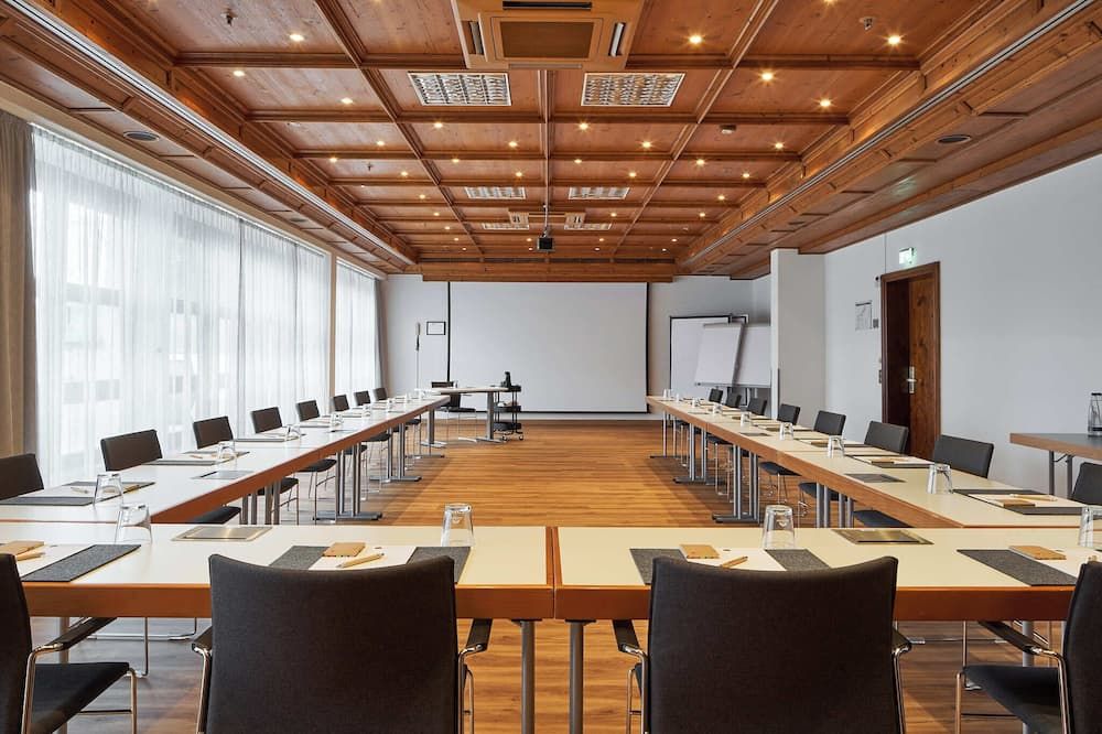 غرفة الاجتماعات