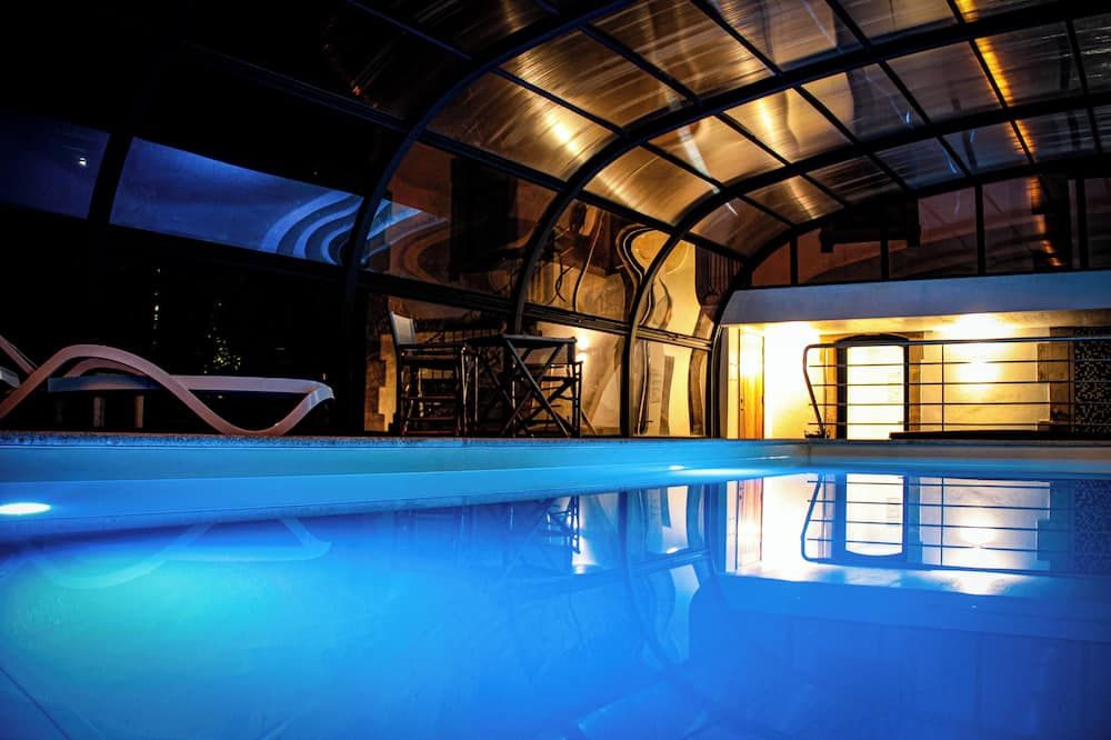 حوض السباحة صورة