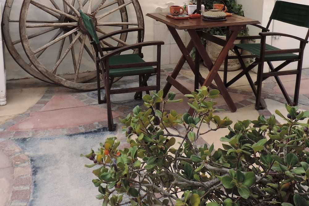 شرفة مرصوفة