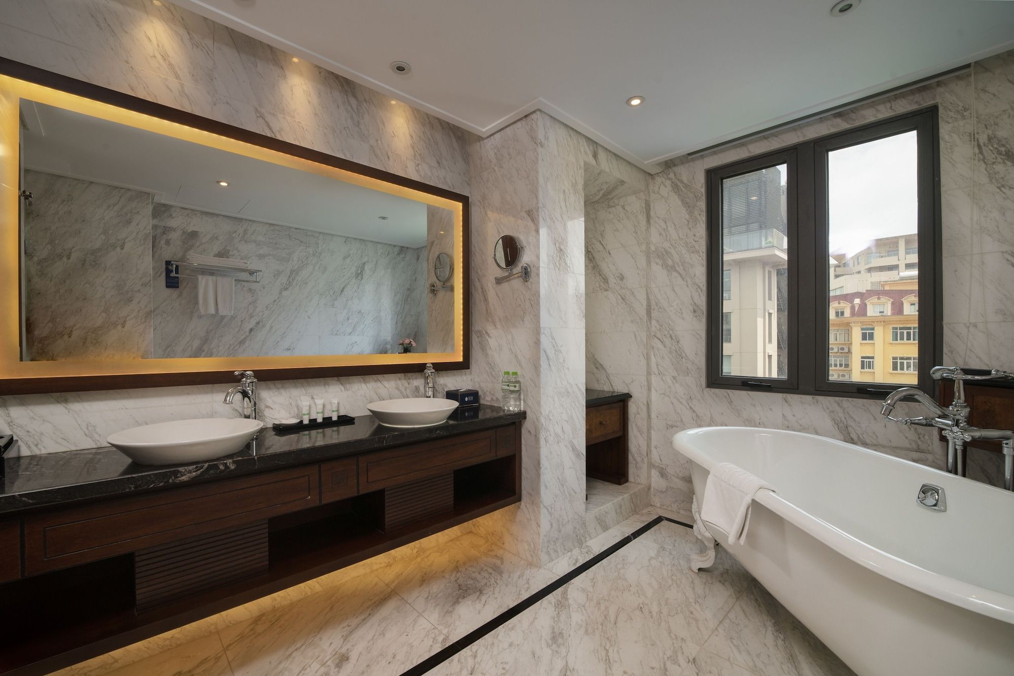 آخر