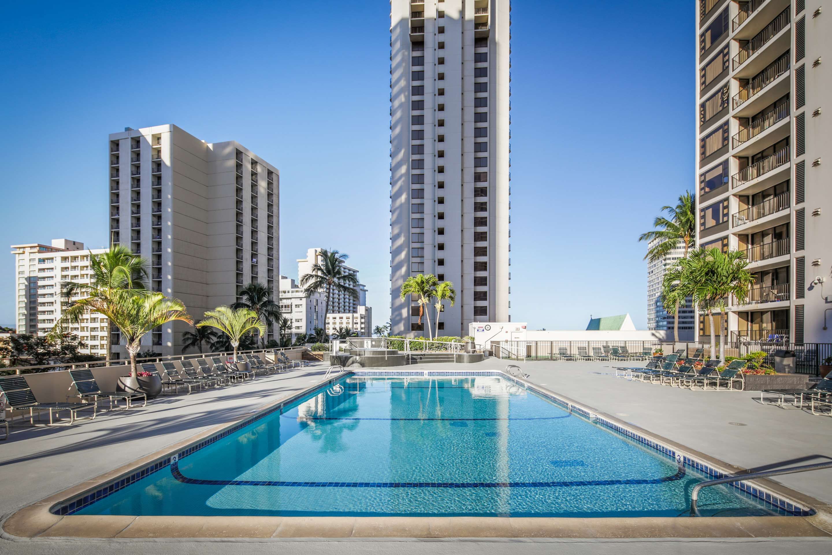 حوض السباحة صورة