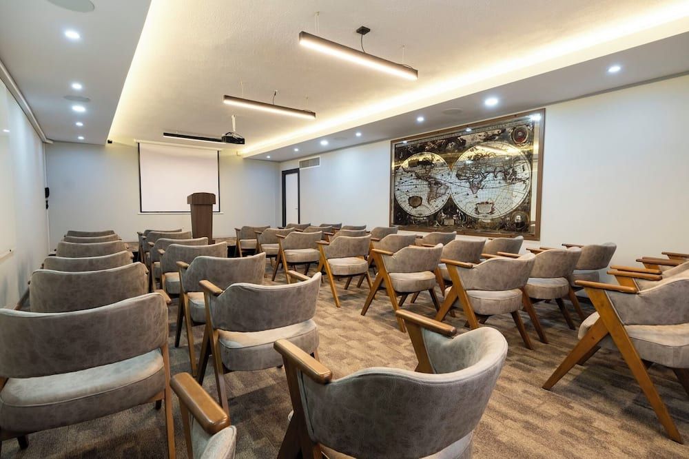 غرفة الاجتماعات