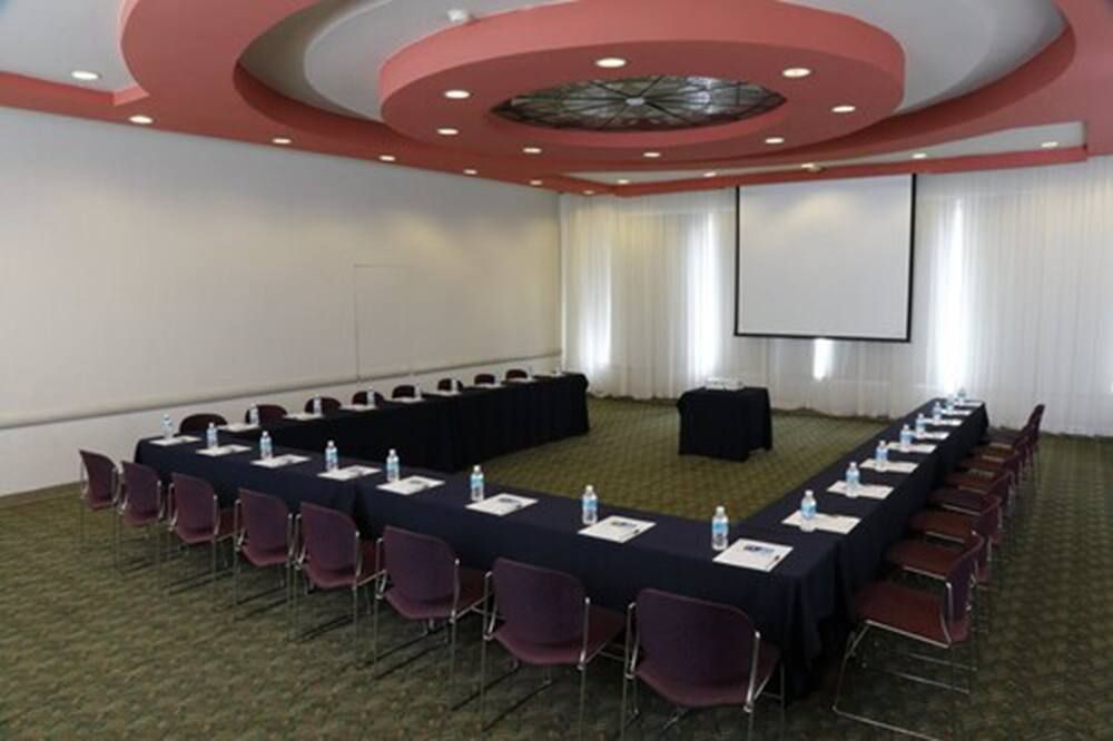 غرفة الاجتماعات