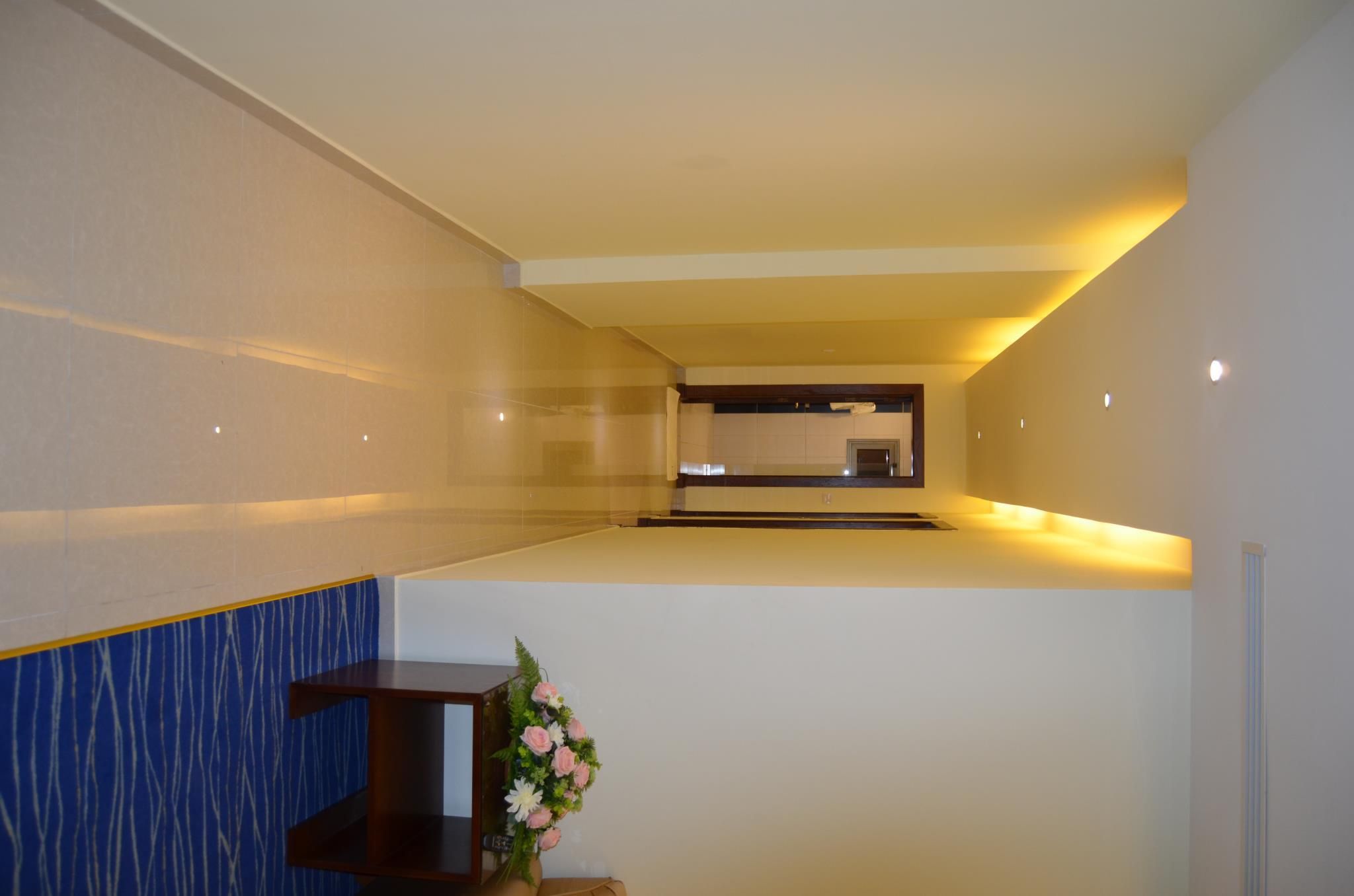 آخر